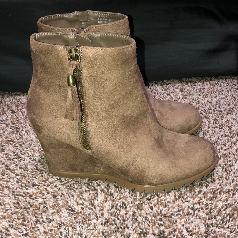Fall wedges booties
